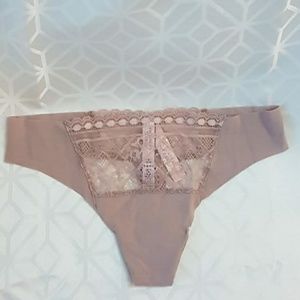 NWT Victoria's Secret seamless thong